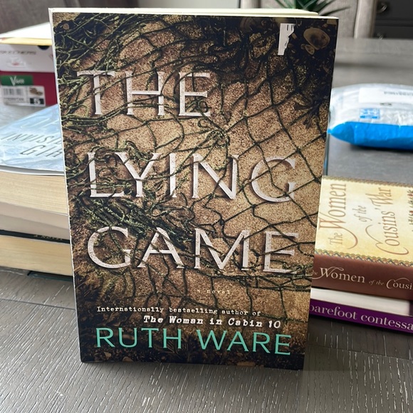 The Lying Game in larger, soft cover - Picture 1 of 2